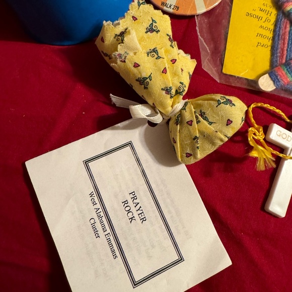 15 PC Christian Religion Set: Wall Decor Frames, Buttons, Bag, Crosses & More - Picture 4 of 11